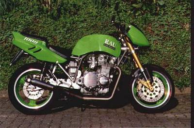 Friends + Bikes
(c) www.kawasaki-z.de