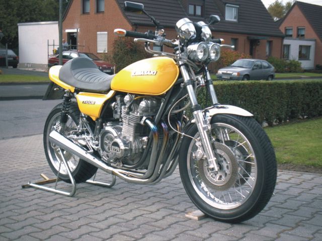 Friends + Bikes
(c) www.kawasaki-z.de