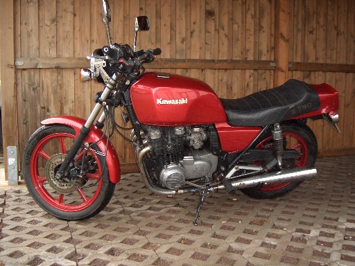 Friends + Bikes
(c) www.kawasaki-z.de