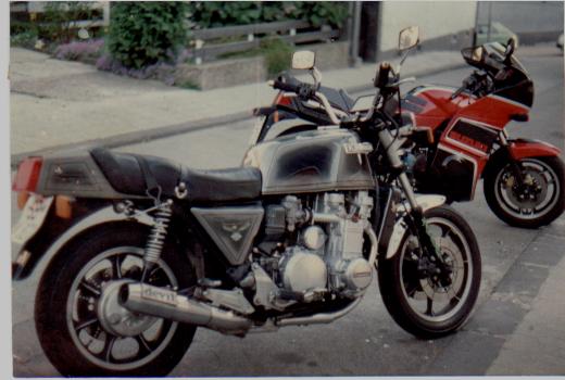 Friends + Bikes
(c) www.kawasaki-z.de