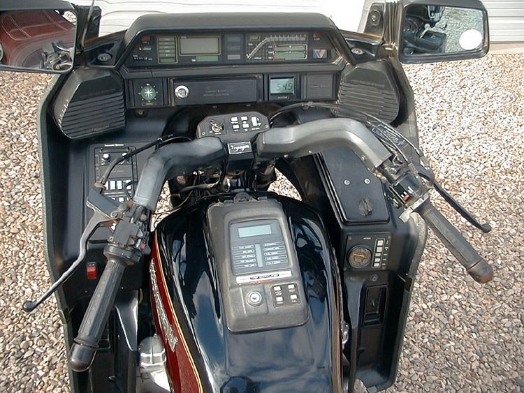 z1300 cockpit2.jpg