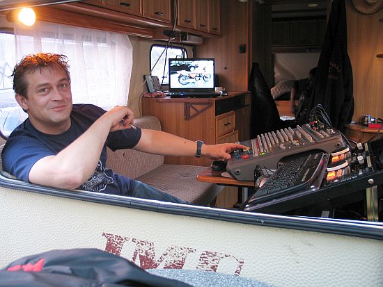 DJ.jpg